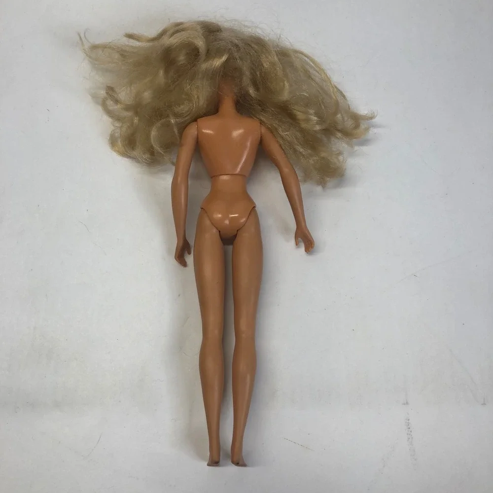 Vintage 1987 Hasbro Barbie Doll Blonde Hair‎ Blue Eyes Collectible Toy